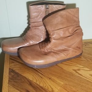 Earth shoe leather boots
